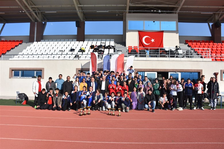 Afyonkarahisar Okul Sporları'nda Yıldızlar Atletizm Müsabakaları Heyecanı