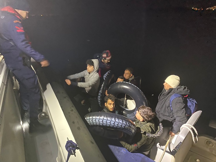 Muğla Bodrum'da Sahil Güvenlik tarafından düzensiz göçmenler tespit edildi