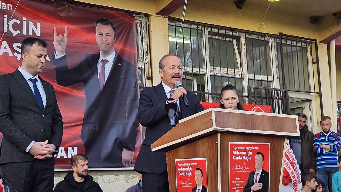 MHP Milletvekili Mehmet Taytak, Akharım'da Seçmen İletişim Merkezi'nin açılışını gerçekleştirdi.